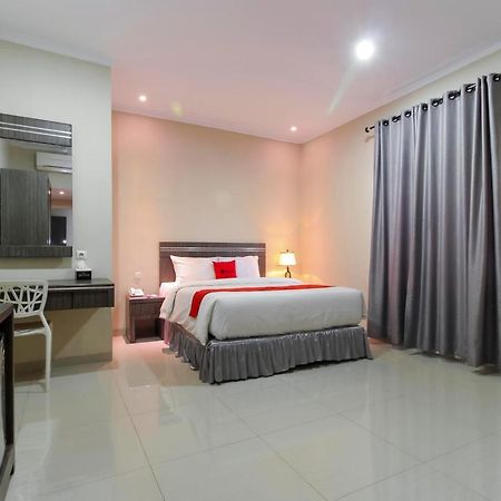 Reddoorz Plus Syariah @ Jalan Sriwijaya Medan Exterior photo