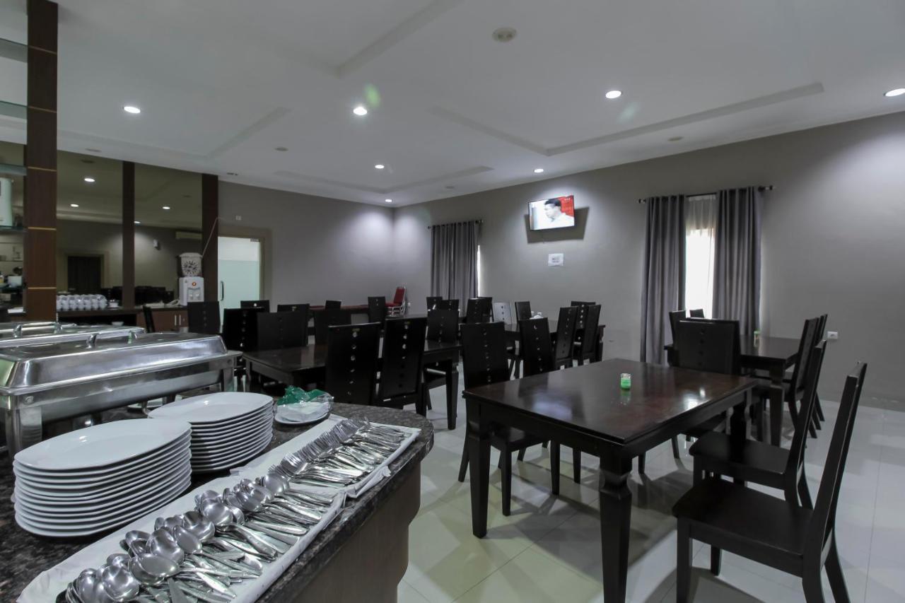 Reddoorz Plus Syariah @ Jalan Sriwijaya Medan Exterior photo