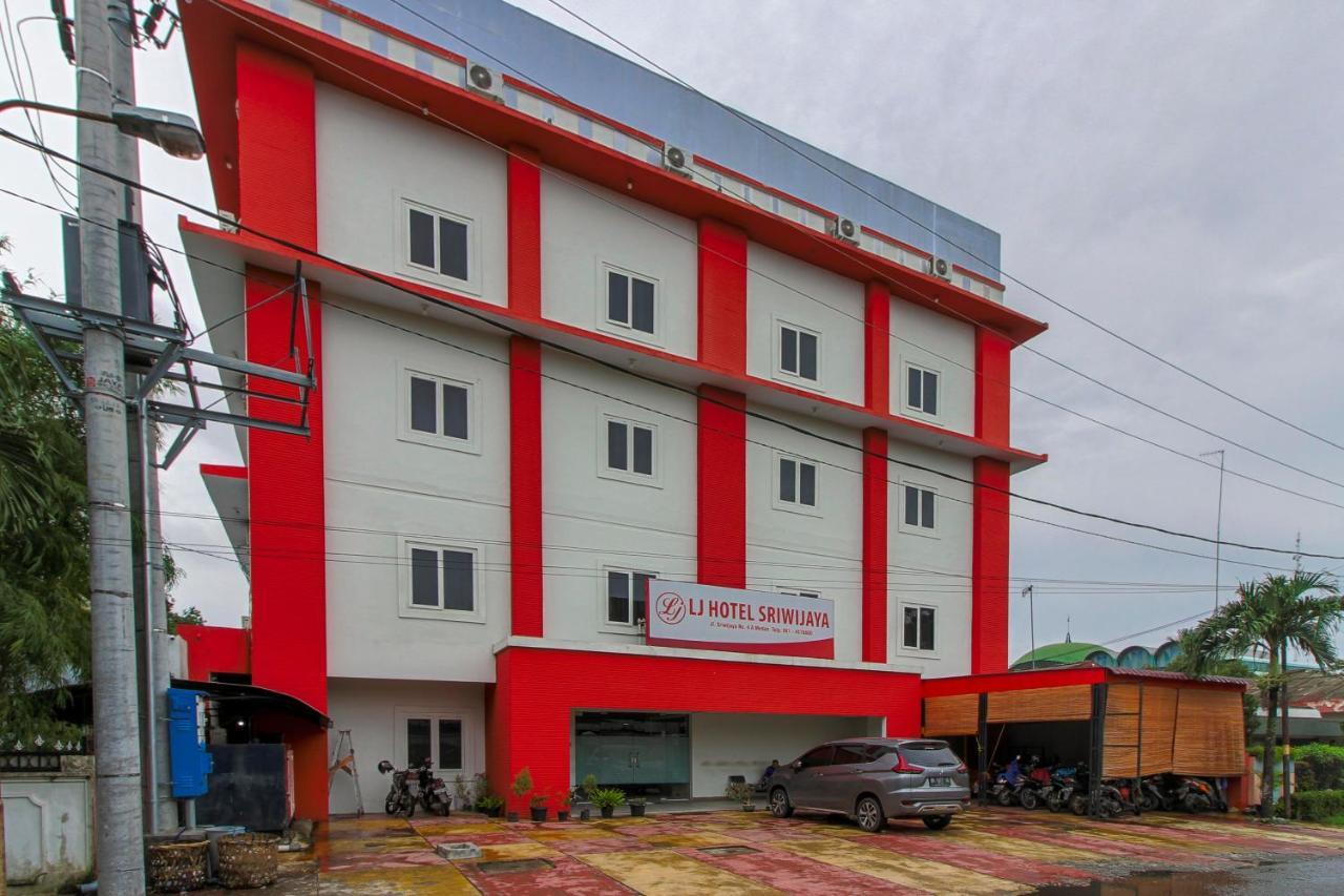 Reddoorz Plus Syariah @ Jalan Sriwijaya Medan Exterior photo