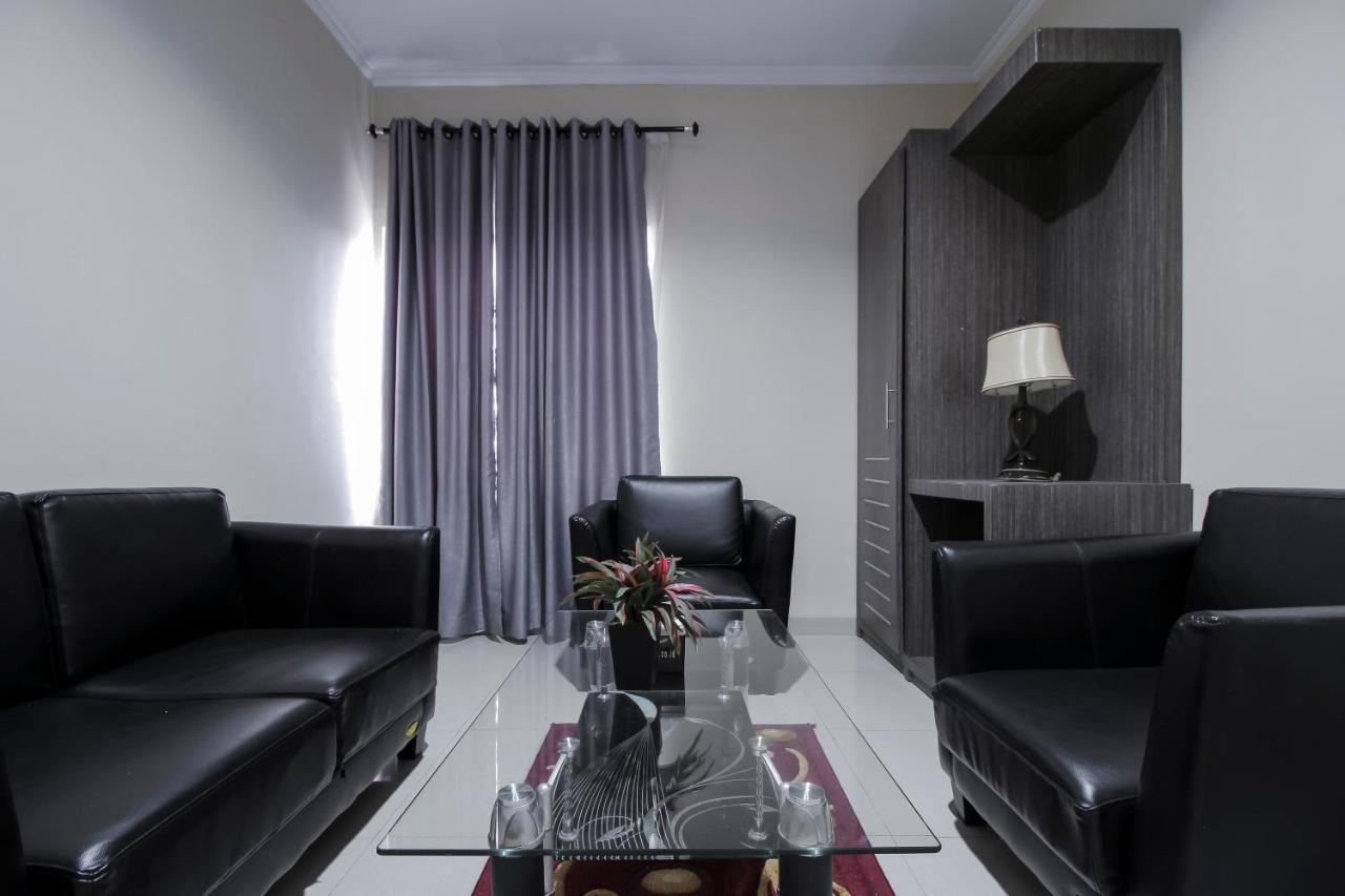 Reddoorz Plus Syariah @ Jalan Sriwijaya Medan Exterior photo